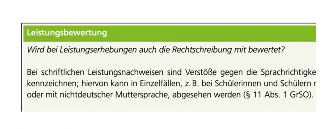 Ausschnitt aus einer amtlichen Info-Box „Leistungsbewertung": Frage, ob bei Leistungserhebungen auch die Rechtschreibung mit bewertet wird, mit Antwort zur Kennzeichnungspflicht nach § 11 Abs. 1 GrSO (Fassung bis 2024)